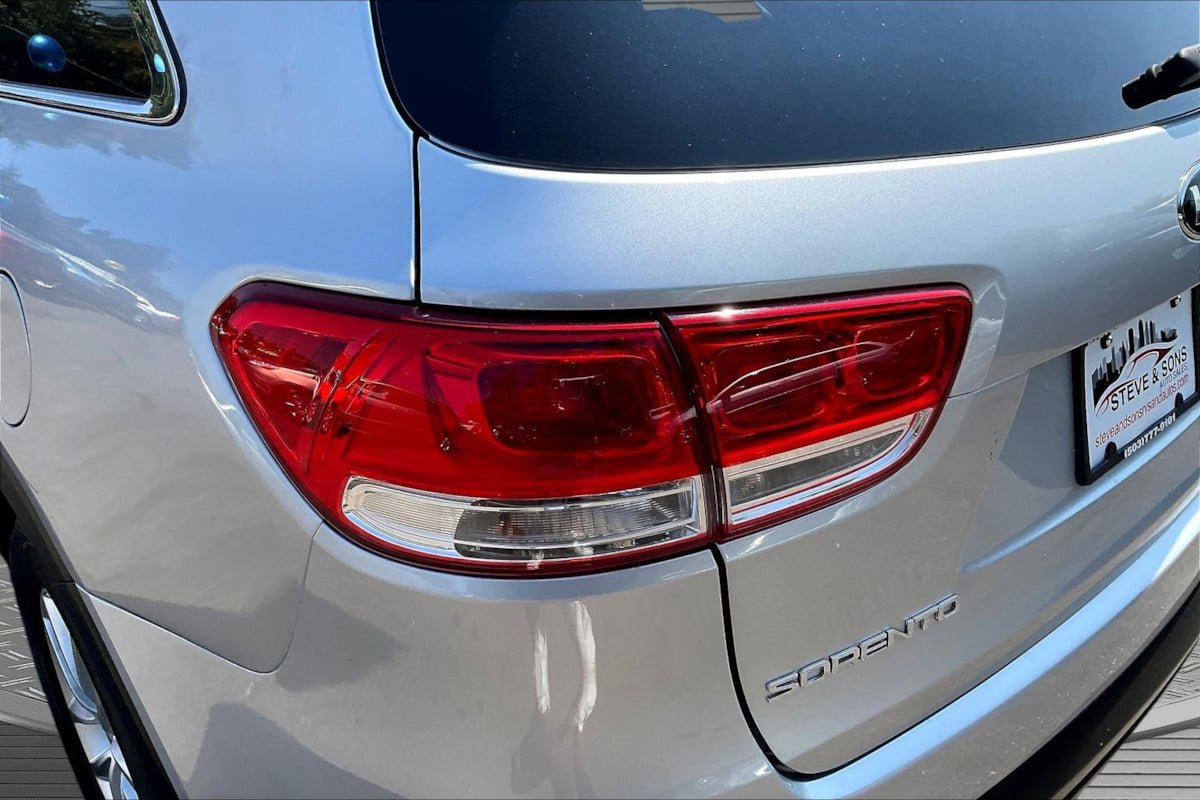 Used 2016 Kia Sorento L FWD image 22
