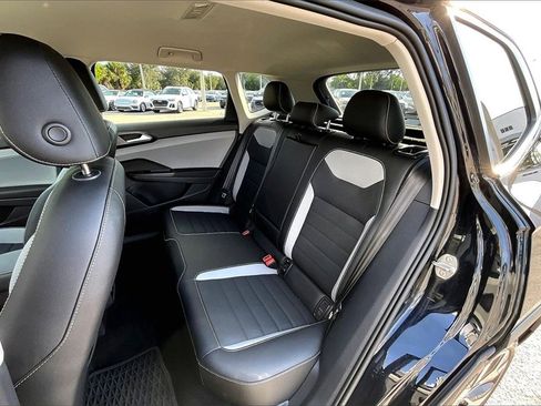 Certified 2022 Volkswagen Taos SEL image 16