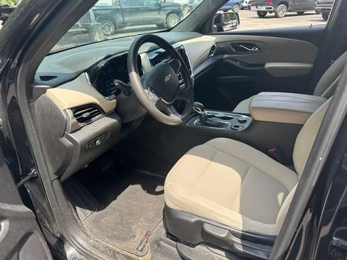 Used 2023 Chevrolet Traverse LS w/ Safety Package FWD image 11