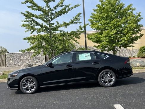 Used 2023 Honda Accord EX image 5