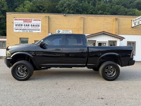 Used 2016 RAM 2500 Big Horn w/ Black Appearance Group AWD/4WD image 2