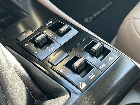 Used 2020 Lexus GX 460 Luxury w/ Accessory Package image 31