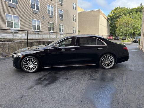 Used 2023 Mercedes-Benz S 580 4MATIC Sedan image 3