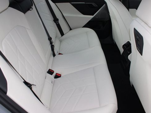 Used 2026 BMW 530i w/ M Sport Package RWD image 29
