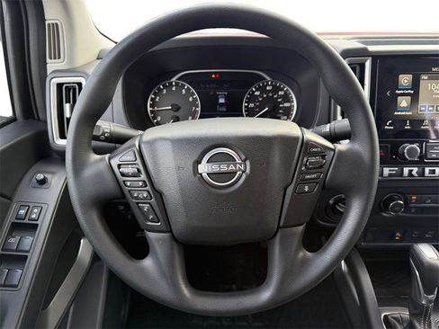 Certified 2025 Nissan Frontier SV image 12