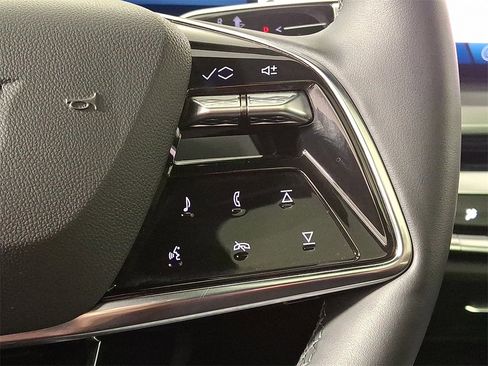 Used 2025 Cadillac Lyriq Sport image 24