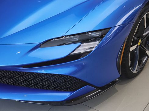 Used 2023 Ferrari SF90 Spider image 70