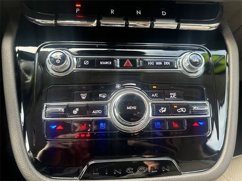 Used 2022 Lincoln Corsair Reserve w/ Elements Package image 19