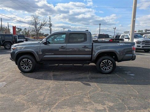 Used 2023 Toyota Tacoma TRD Sport image 7