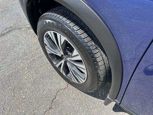 Used 2023 Nissan Rogue SV AWD/4WD image 16