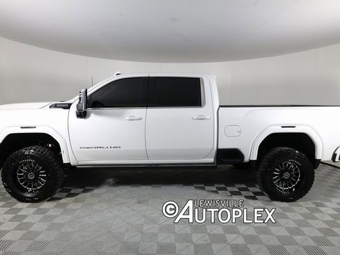 Used 2024 GMC Sierra 2500 Denali Ultimate image 11