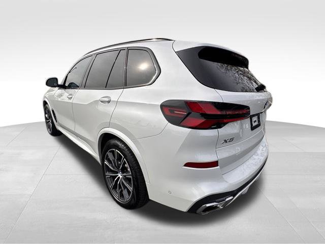 Used 2025 BMW X5 xDrive40i w/ M Sport Package AWD/4WD image 5