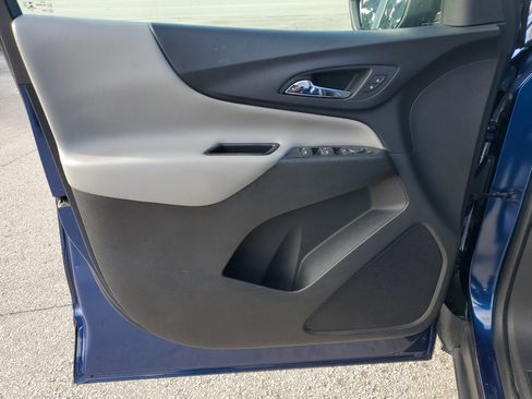 Used 2023 Chevrolet Equinox LS image 27