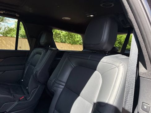 Certified 2024 Lincoln Navigator Premiere AWD/4WD image 23