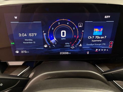 Used 2025 Chevrolet Suburban Premier image 27