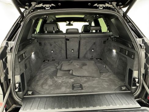 Used 2021 BMW X5 M50i image 32