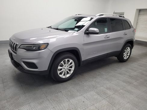 Used 2020 Jeep Cherokee Latitude AWD/4WD image 2