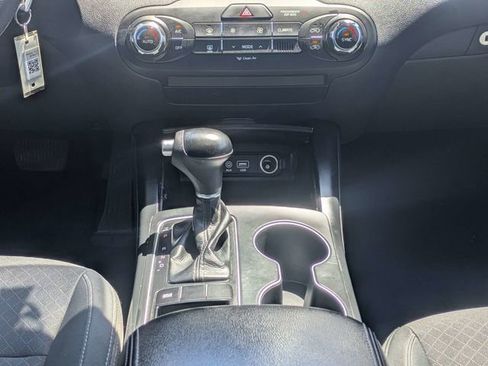 Used 2018 Kia Sorento FWD image 19