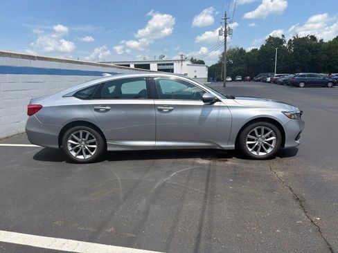Certified 2022 Honda Accord LX image 6
