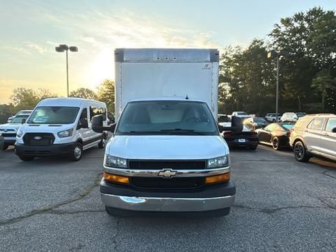 Used 2020 Chevrolet Express 3500 Extended w/ Power Convenience Package RWD image 6
