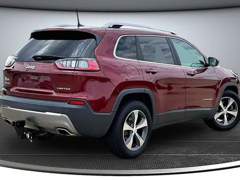 Used 2019 Jeep Cherokee Limited AWD/4WD image 6