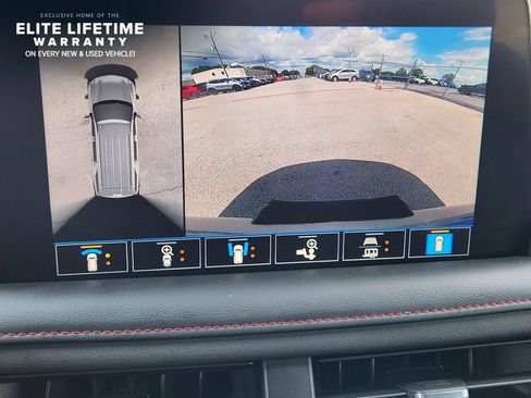 Used 2021 Chevrolet Tahoe RST w/ Luxury Package RWD image 15