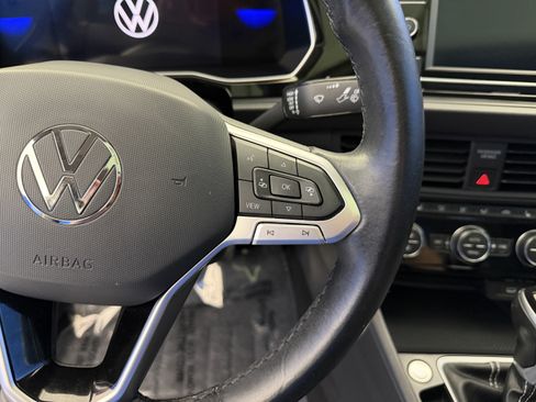 Used 2024 Volkswagen Jetta SE FWD image 16