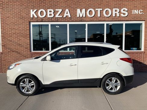 Used 2011 Hyundai Tucson GLS image 3