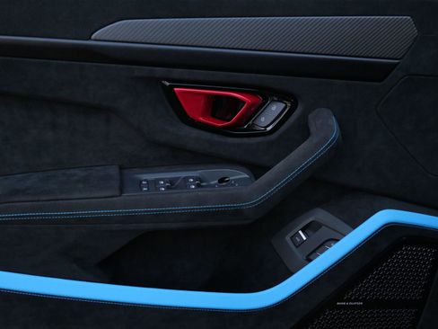 Used 2023 Lamborghini Urus Performante AWD/4WD image 27