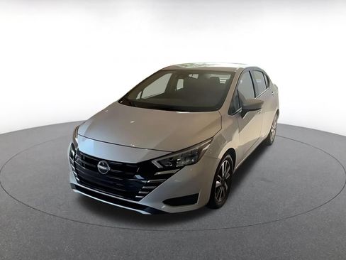 Used 2025 Nissan Versa SV FWD image 7