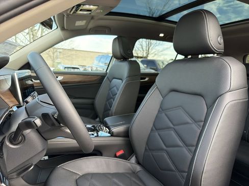 New 2026 Volkswagen Atlas SE FWD image 12