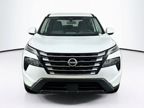 Used 2025 Nissan Rogue SV AWD/4WD image 2