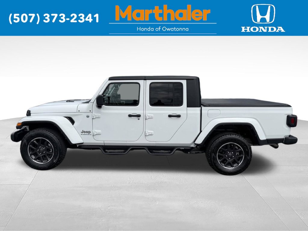 Used 2023 Jeep Gladiator Overland AWD/4WD image 2