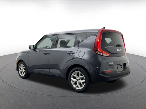 Used 2025 Kia Soul LX w/ LX Technology Package FWD image 6