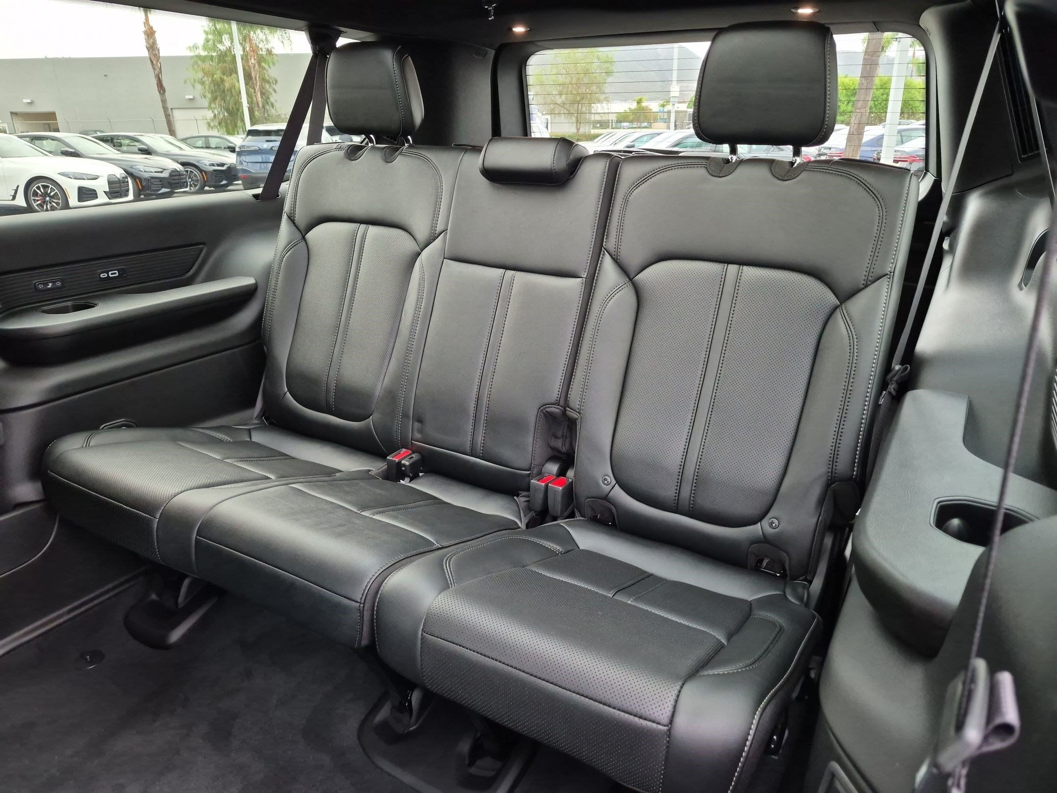 Used 2026 Jeep Grand Wagoneer L Limited AWD/4WD image 32