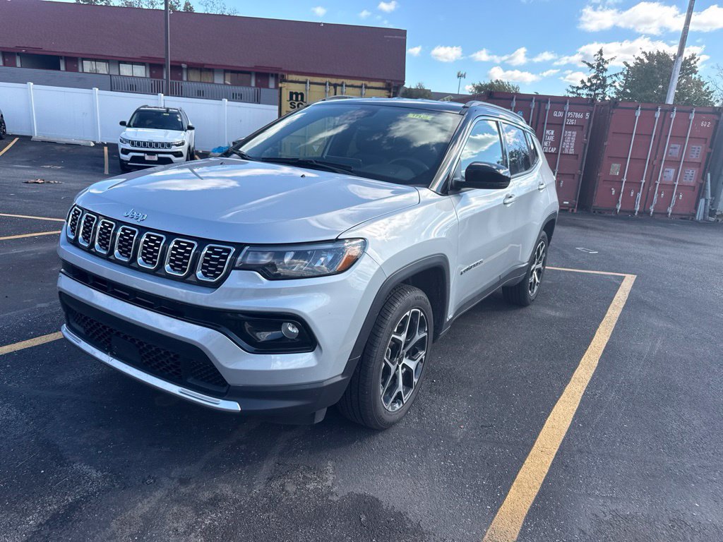 Used 2025 Jeep Compass Limited AWD/4WD image 2