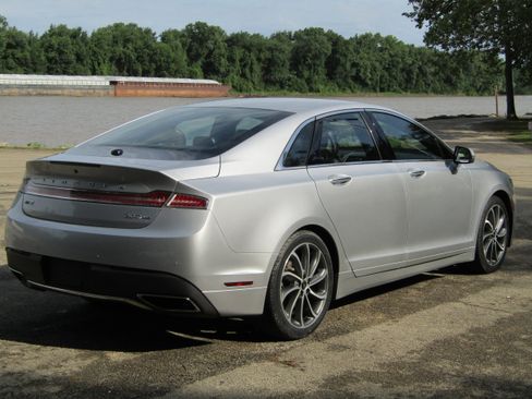 Used 2018 Lincoln MKZ Select w/ Select Plus Package AWD/4WD image 5