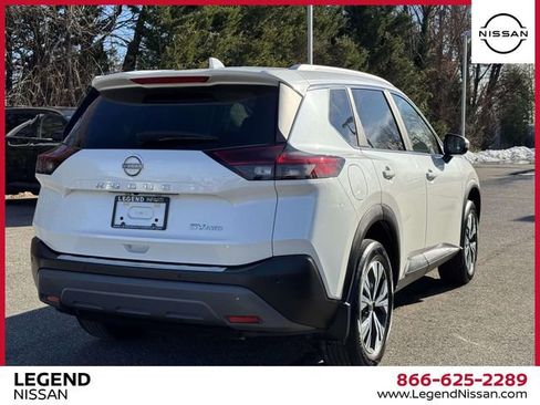 Used 2023 Nissan Rogue SV w/ SV Premium B Package image 5