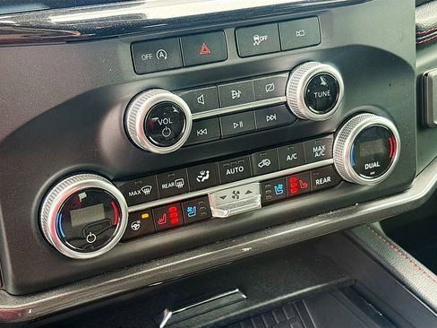 Used 2024 Ford Expedition Limited RWD image 16