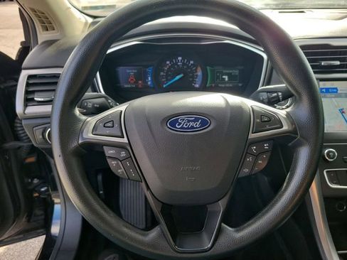 Used 2020 Ford Fusion SE image 15