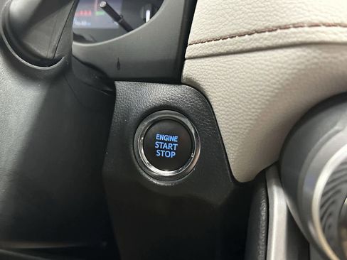 Used 2022 Toyota RAV4 Limited image 21