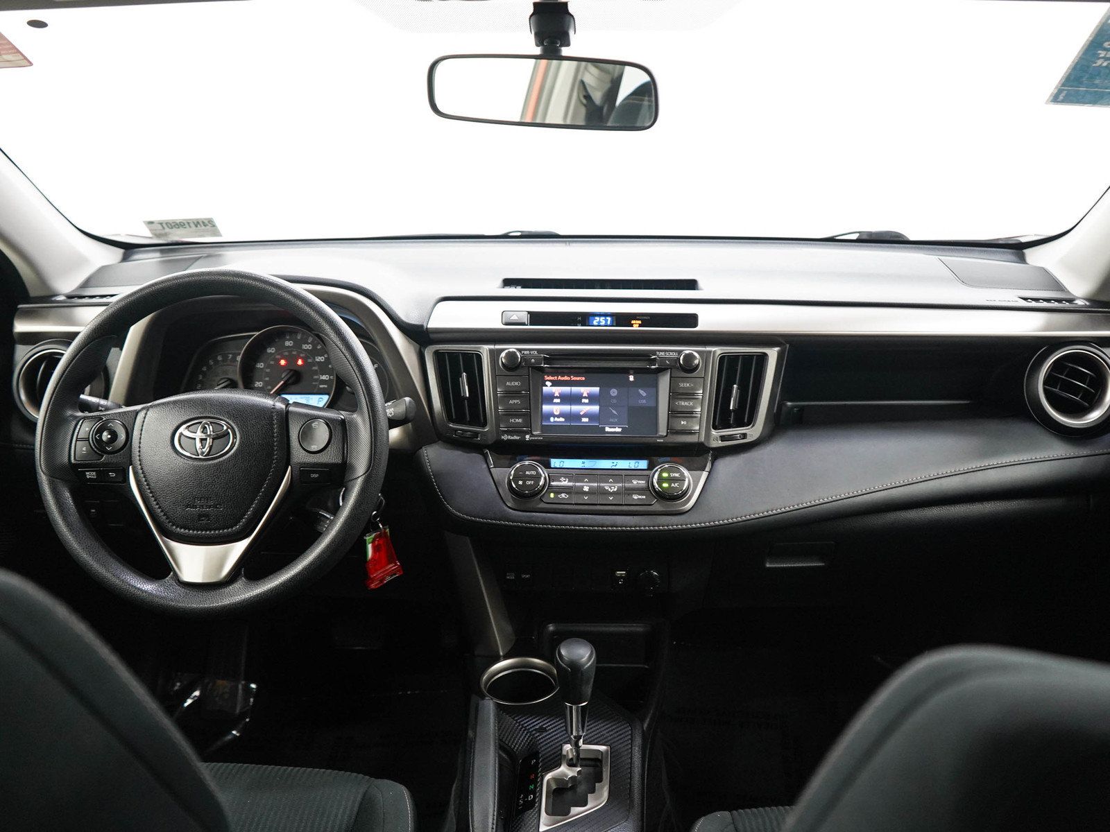 Used 2015 Toyota RAV4 XLE AWD/4WD image 14