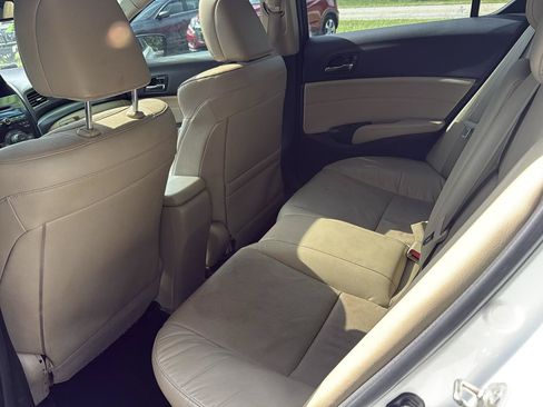 Used 2014 Acura ILX w/ Technology Package FWD image 8
