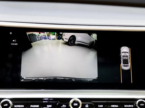 Used 2021 Bentley Flying Spur W12 image 86