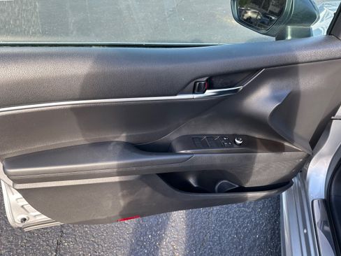 Used 2021 Toyota Camry SE FWD image 20