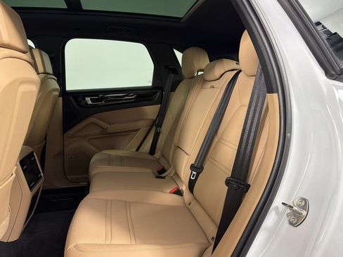 Certified 2022 Porsche Cayenne S AWD/4WD image 22