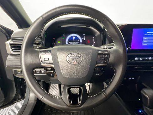 Used 2026 Toyota Camry SE FWD image 17