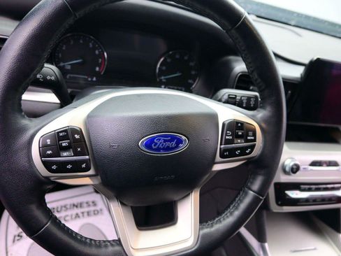 Used 2021 Ford Explorer XLT w/ Equipment Group 202A image 20