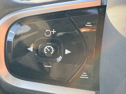 Used 2021 Volvo XC90 T5 Momentum w/ Advanced Package image 22