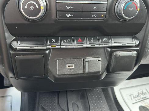 Used 2020 Chevrolet Silverado 1500 Custom w/ Custom Value Package image 31